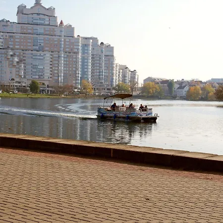 Апартаменты У Реки Apartament Mińsk